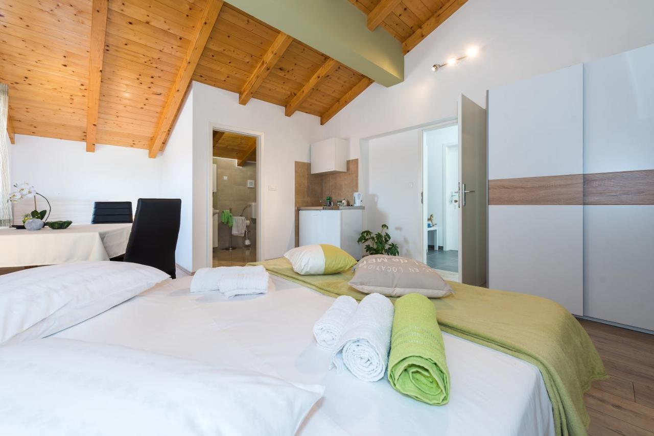 Guesthouse Miranda Np Krka Lozovac Esterno foto