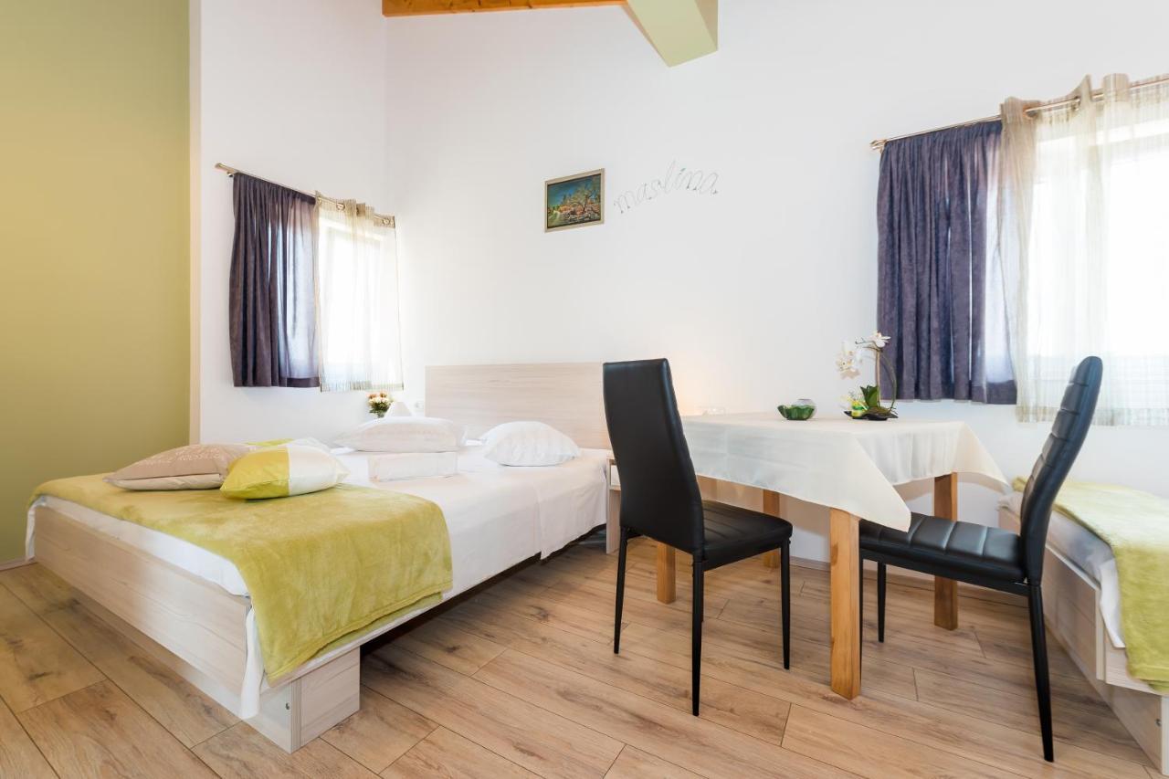 Guesthouse Miranda Np Krka Lozovac Esterno foto