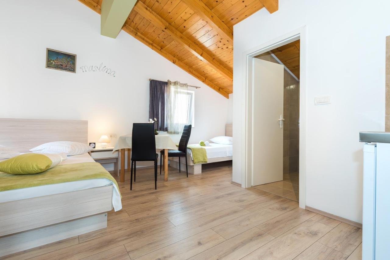 Guesthouse Miranda Np Krka Lozovac Esterno foto