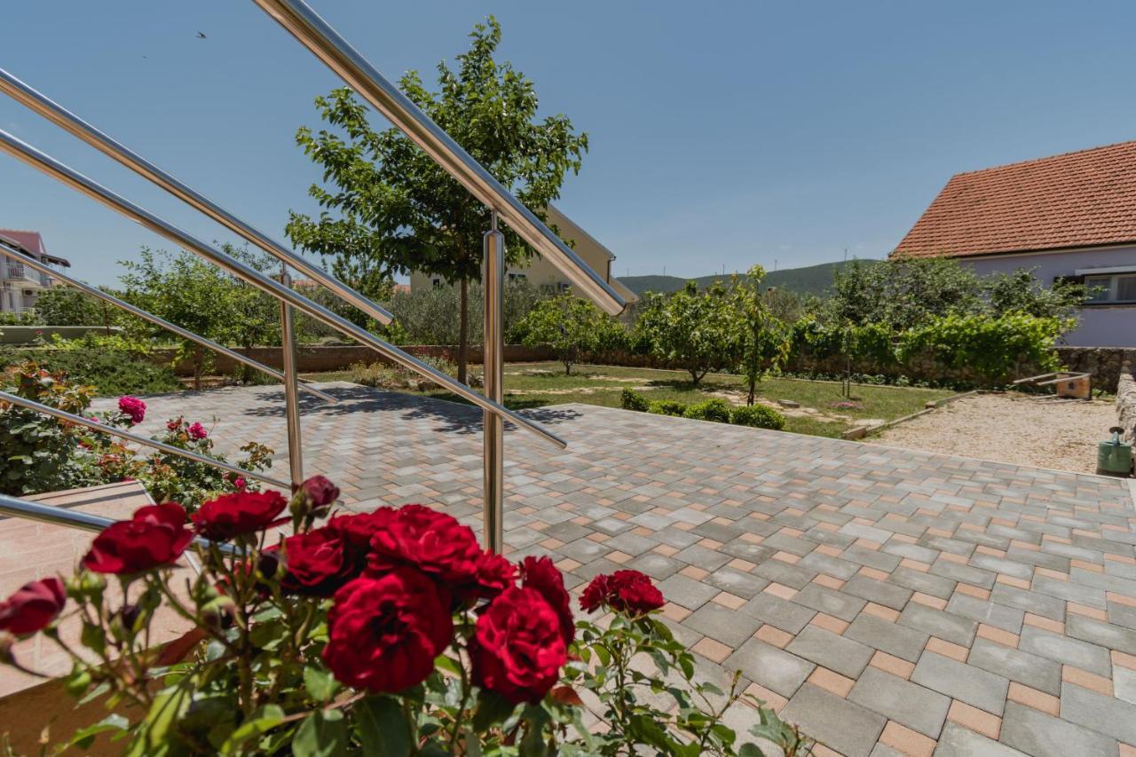Guesthouse Miranda Np Krka Lozovac Esterno foto